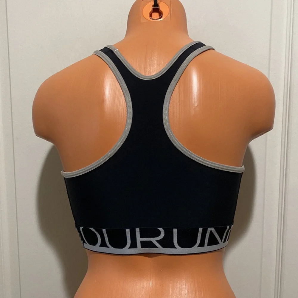 UNDER ARMOUR Black Gray Logo Sports Bra M Medium EUC $45